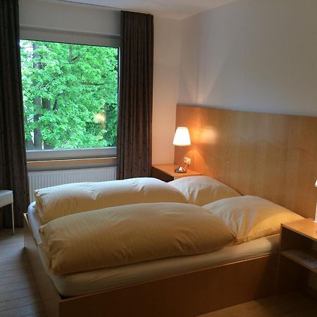 Hotel Und Apartment Garni Eurode Live ヘルツォーゲンラート エクステリア 写真